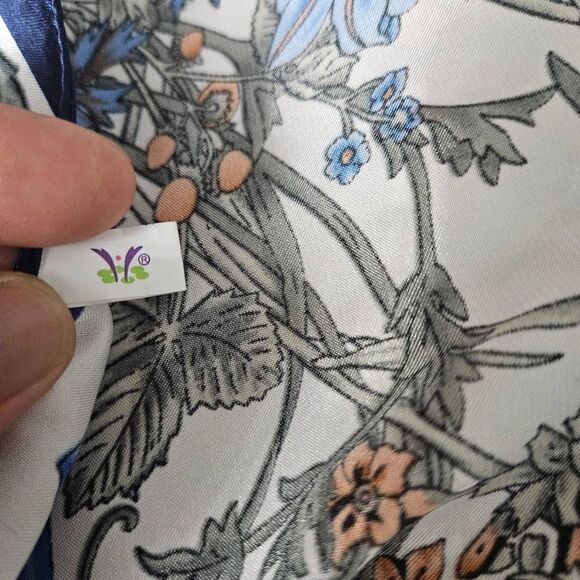 Floral scarf  - Picture 3 of 5